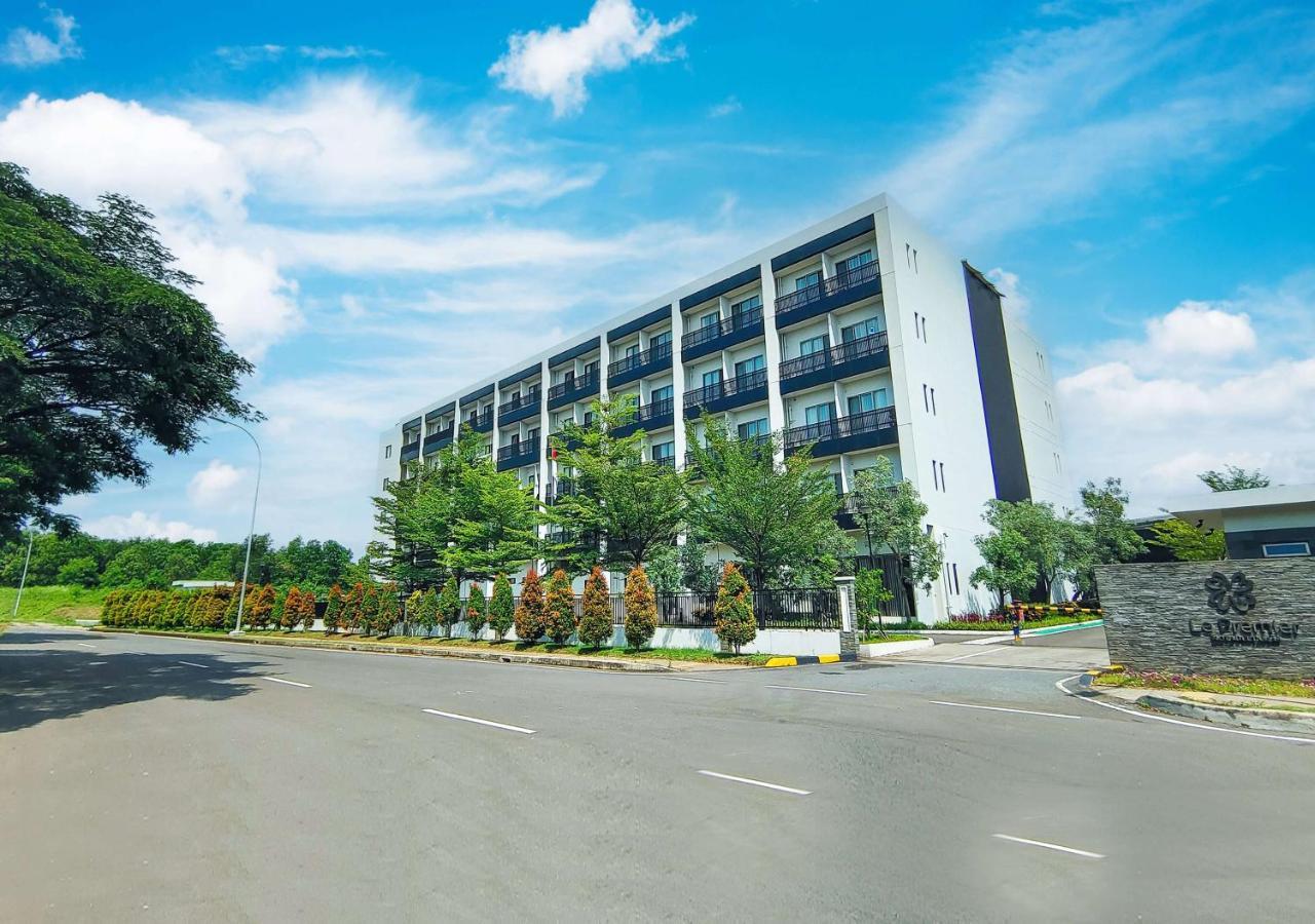 Le Premier Hotel Deltamas Cikarang Exterior photo
