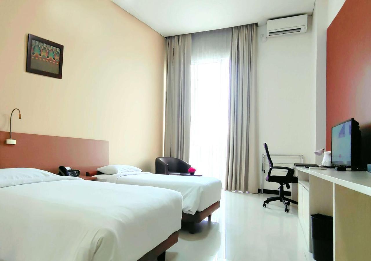 Le Premier Hotel Deltamas Cikarang Exterior photo