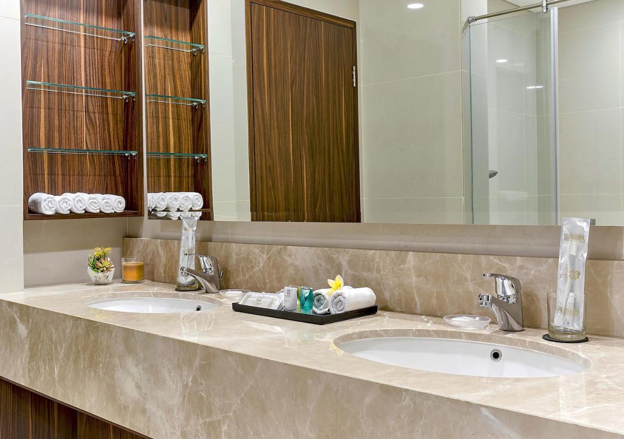 Le Premier Hotel Deltamas Cikarang Exterior photo