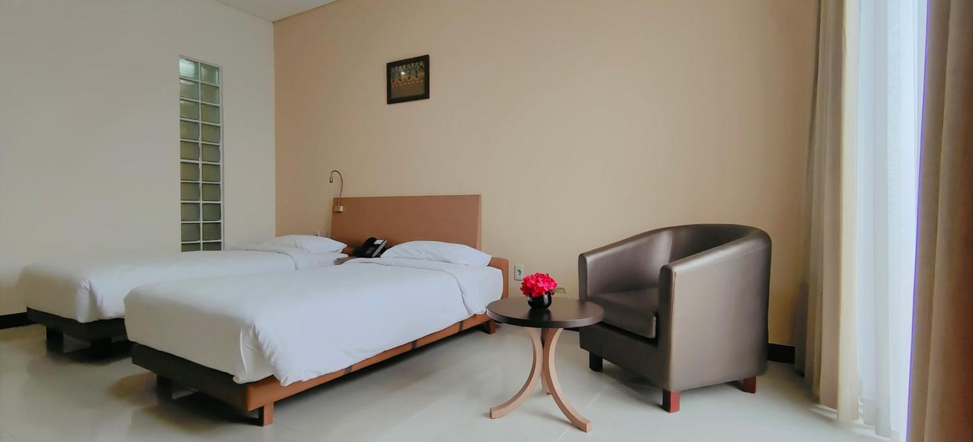 Le Premier Hotel Deltamas Cikarang Exterior photo