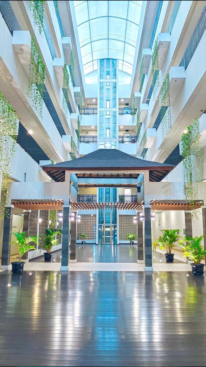 Le Premier Hotel Deltamas Cikarang Exterior photo